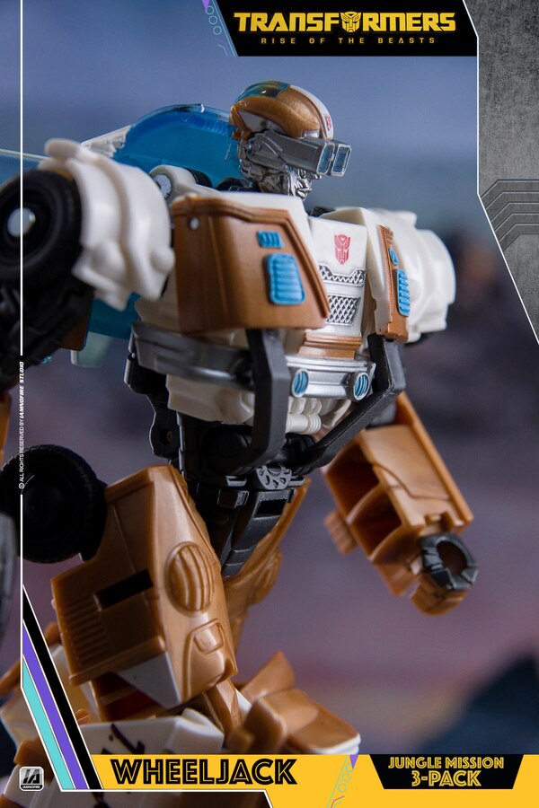 Jungle Mission Wheeljack Toy Photography Image Gallery By IAMNOFIRE  (15 of 18)